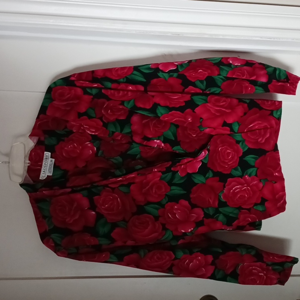 2 skirts, 1 blouse, 1 jacket, 1 skirt and jacet outfit